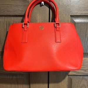 Tory Burch Robinson Mini Ew Tote